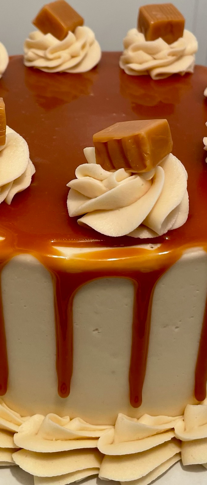 a picture of a specialty cake